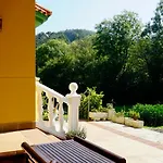 La Casa De Semesterbostad Praves