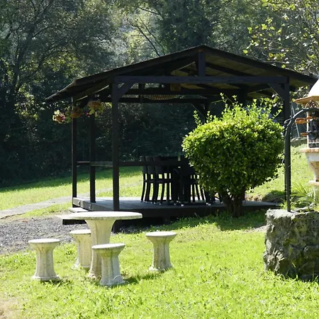 La Casa De * Praves